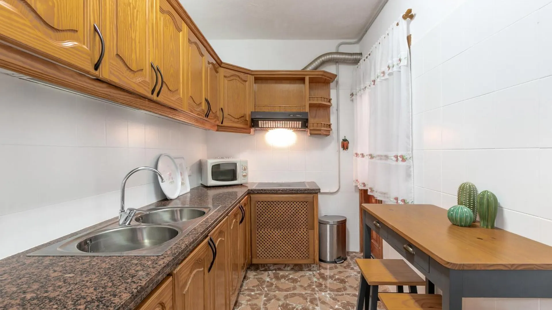 Paloma Apartment Los Cristianos  0*, Los Cristianos (Tenerife)